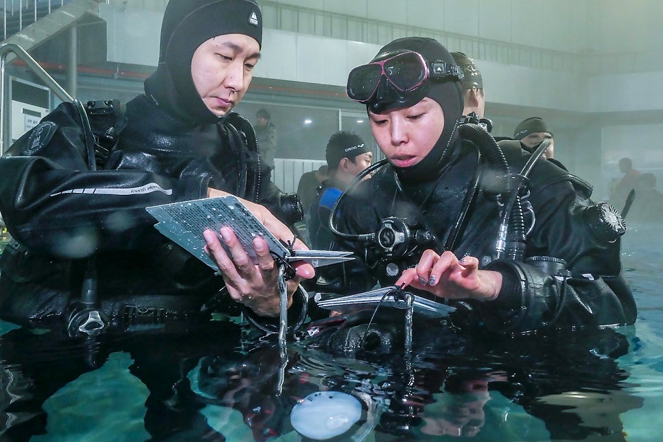 PADI instructor candidate during pool training at NB Divers Seoul